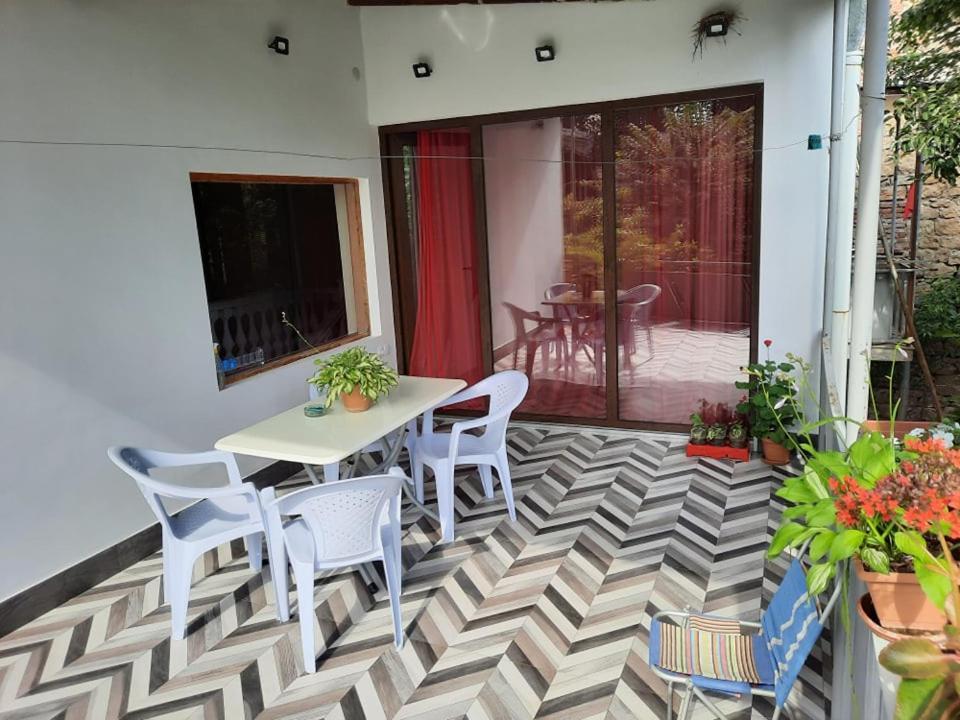 A Rioni Hotel Kutaisi Exterior photo